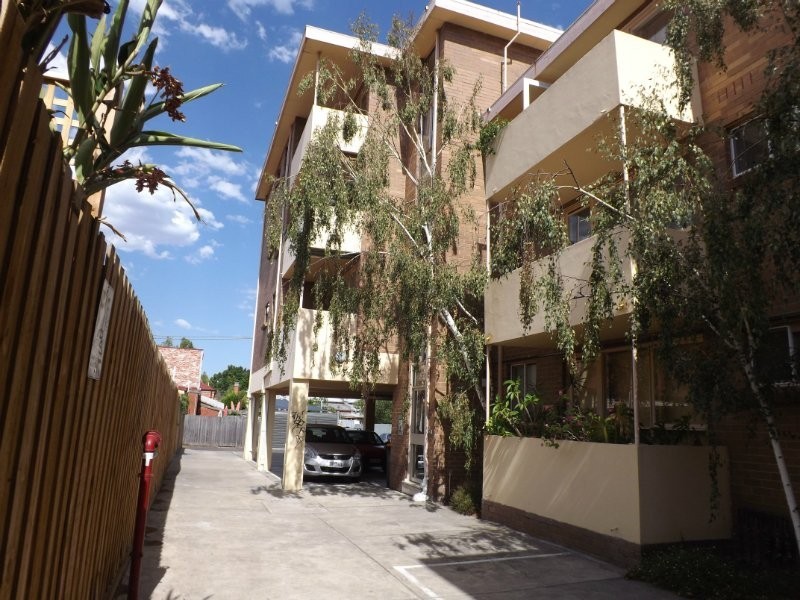 18/1102 Lygon Street, Carlton North VIC 3054