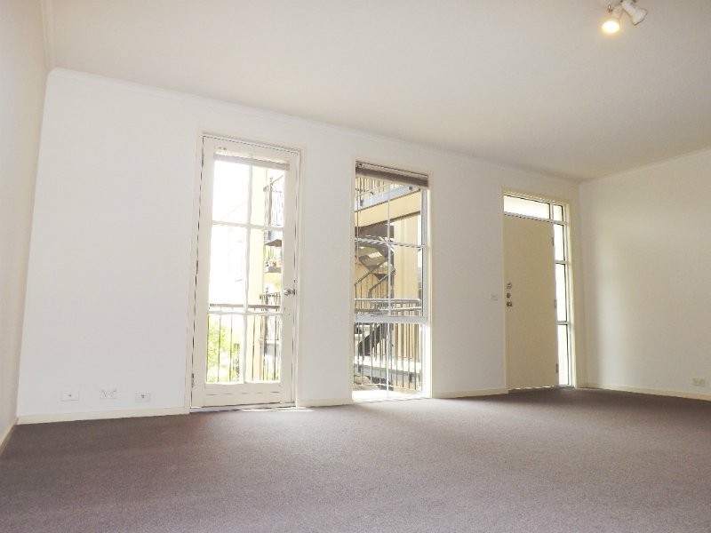 27/36 Drummond Street, Carlton VIC 3053