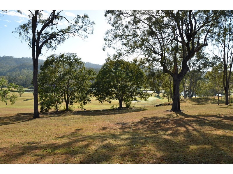 4 Bobby Jones Court, Kooralbyn QLD 4285