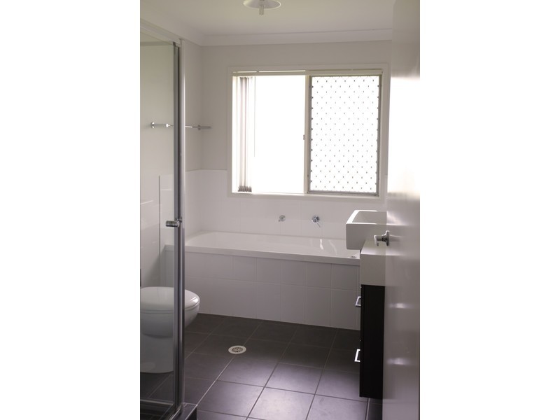 Gleneagle QLD 4285