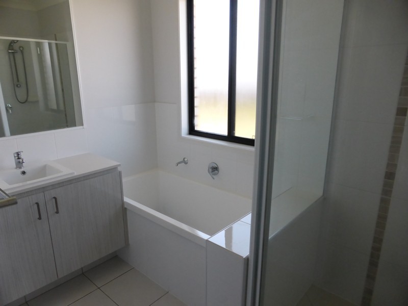 Gleneagle QLD 4285