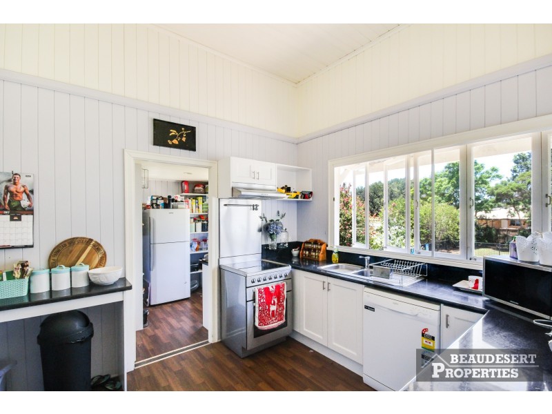 10 Bromelton Street, Beaudesert QLD 4285