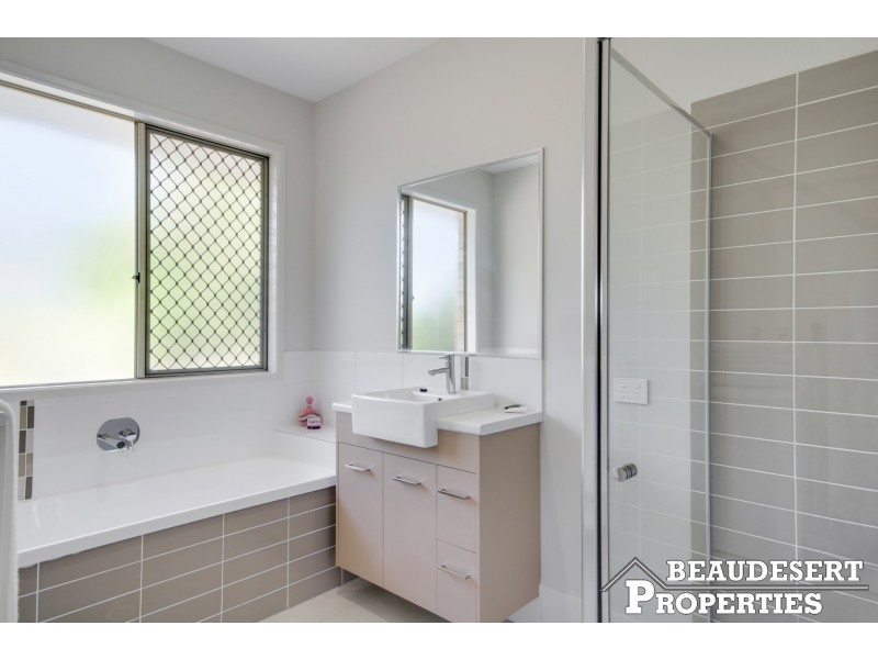 36-38 Scarvell Place, Kooralbyn QLD 4285