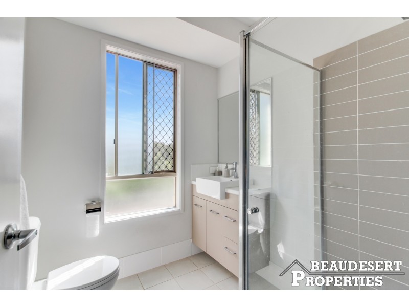 36-38 Scarvell Place, Kooralbyn QLD 4285