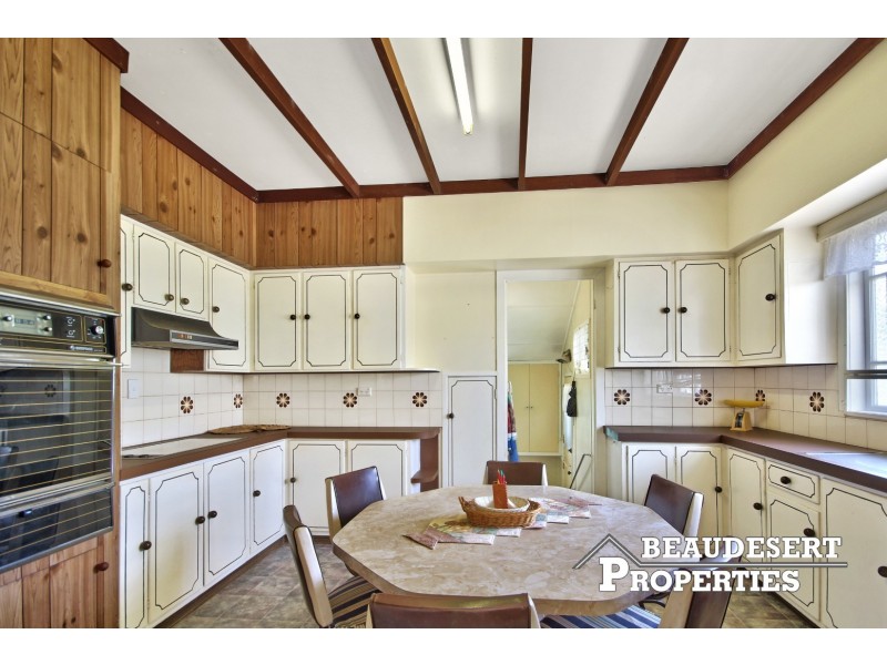 8 Hart Street, Beaudesert QLD 4285