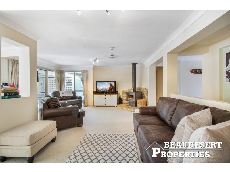 15 Walker Drive, Kooralbyn QLD 4285