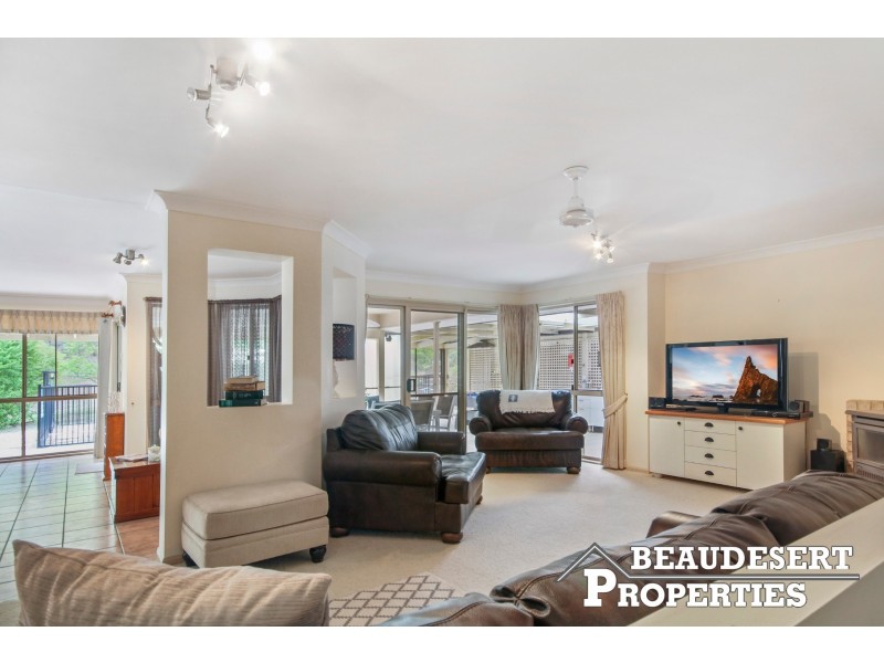 15 Walker Drive, Kooralbyn QLD 4285