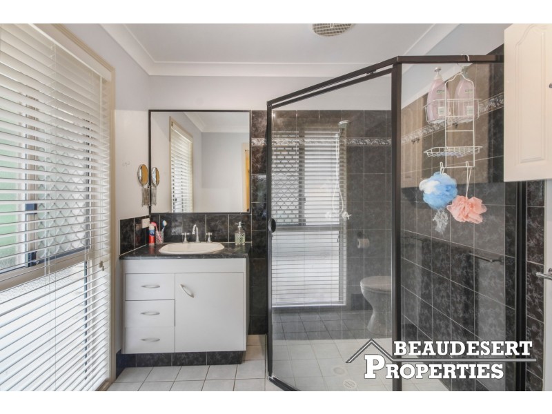 15 Walker Drive, Kooralbyn QLD 4285