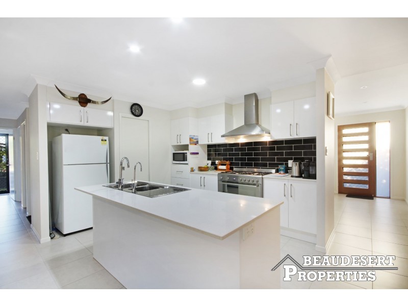 8 Trinity Place, Gleneagle QLD 4285