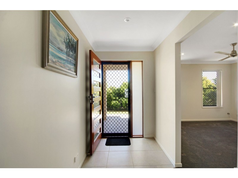 8 Trinity Place, Gleneagle QLD 4285