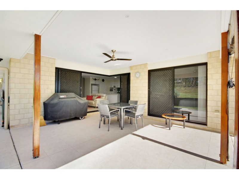 8 Trinity Place, Gleneagle QLD 4285