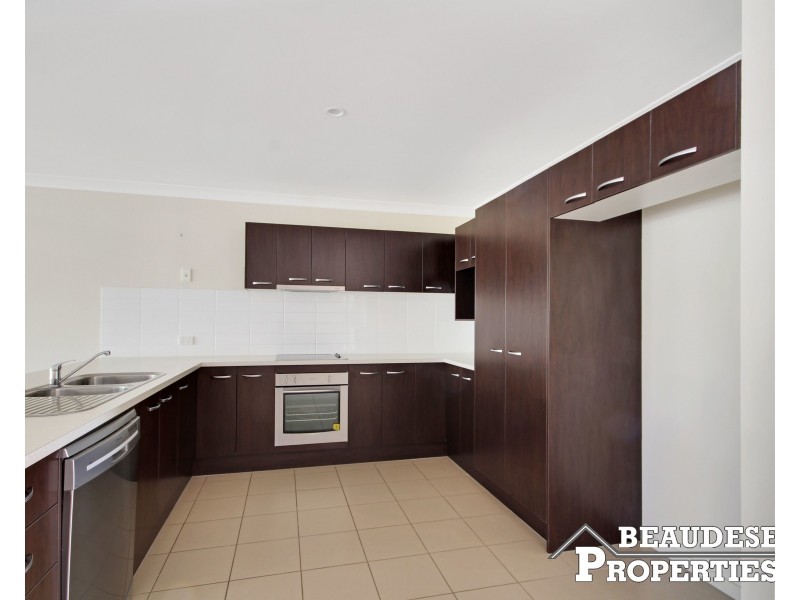 5 Hugo Drive, Beaudesert QLD 4285