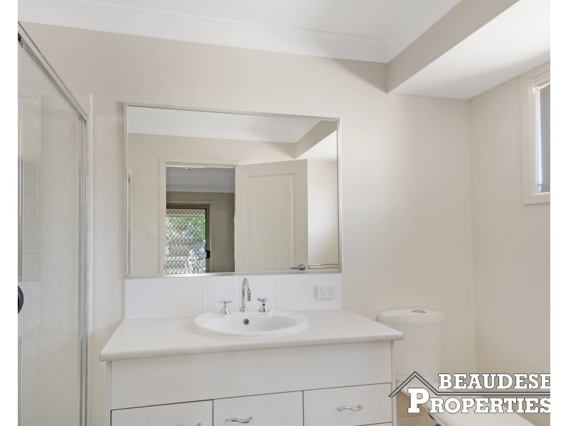 5 Hugo Drive, Beaudesert QLD 4285