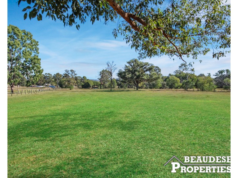 7-11 Day Road, Gleneagle QLD 4285