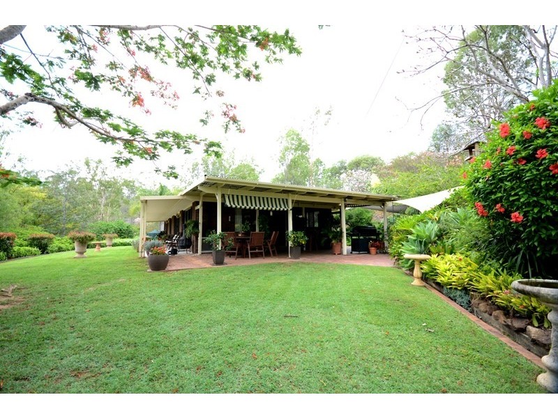 5 Walker Drive, Kooralbyn QLD 4285