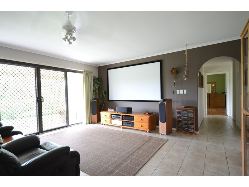 5 Walker Drive, Kooralbyn QLD 4285