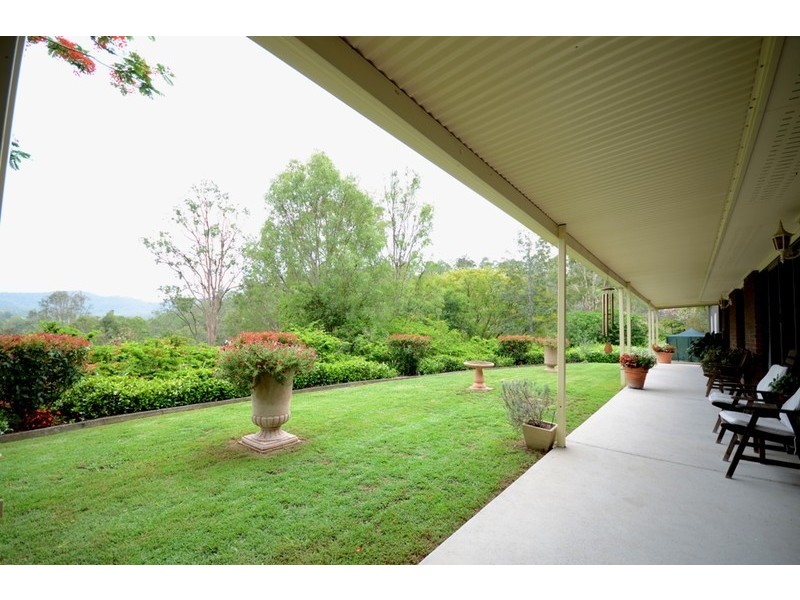 5 Walker Drive, Kooralbyn QLD 4285