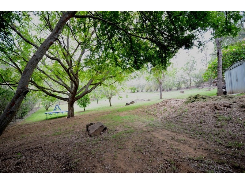 5 Walker Drive, Kooralbyn QLD 4285