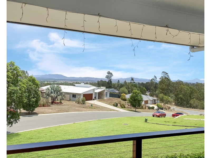 8 Camberwell Close, Gleneagle QLD 4285