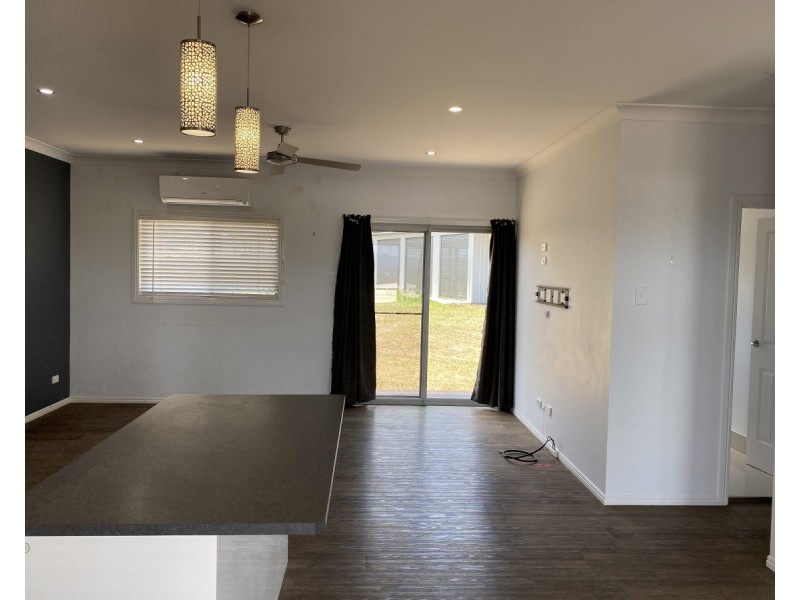 8 Camberwell Close, Gleneagle QLD 4285