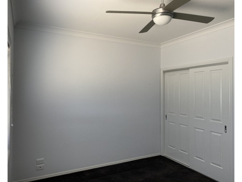 8 Camberwell Close, Gleneagle QLD 4285