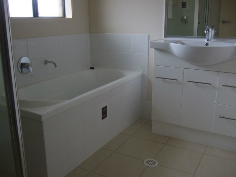 Gleneagle QLD 4285