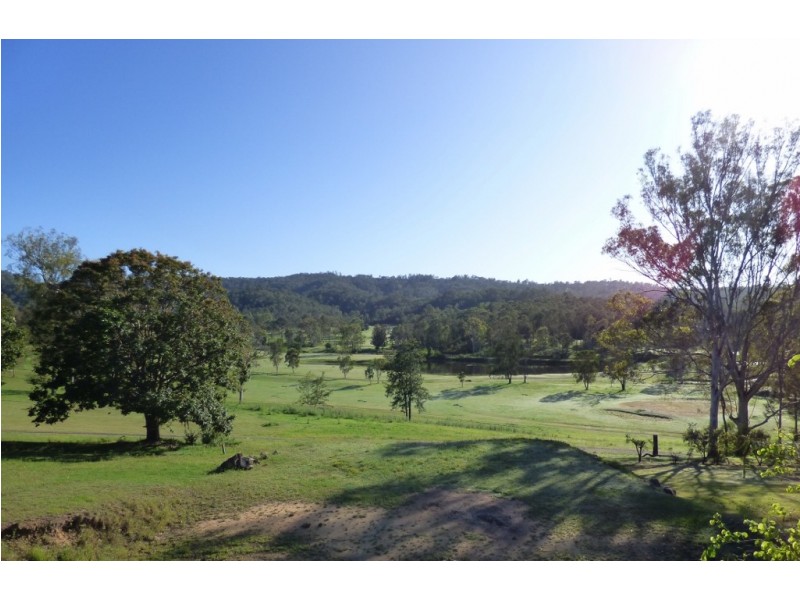 8 Bobby Jones Court, Kooralbyn QLD 4285