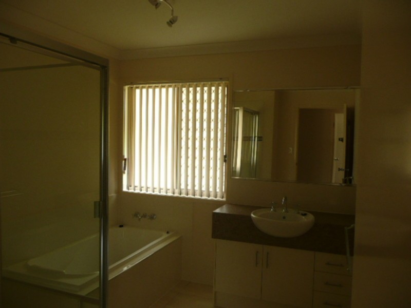 Kooralbyn QLD 4285