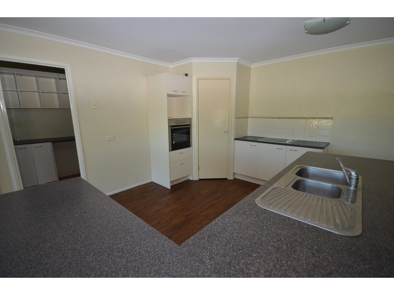 92 Walker Drive, Kooralbyn QLD 4285