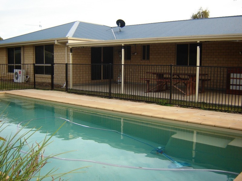 92 Walker Drive, Kooralbyn QLD 4285