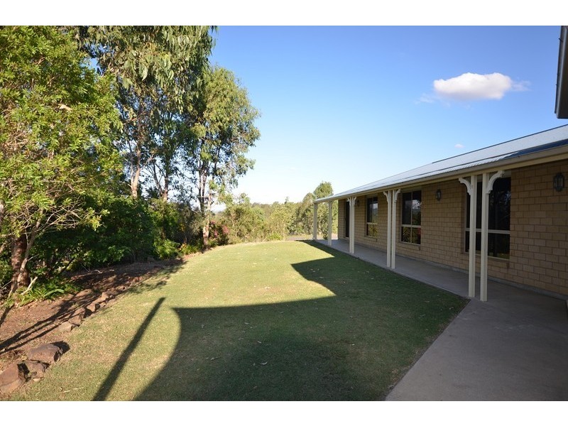 92 Walker Drive, Kooralbyn QLD 4285