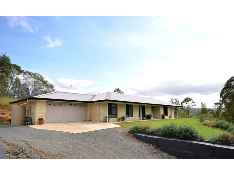 87 Walker Drive, Kooralbyn QLD 4285