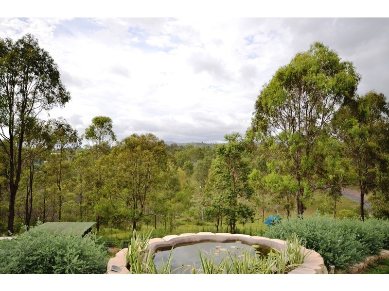 87 Walker Drive, Kooralbyn QLD 4285