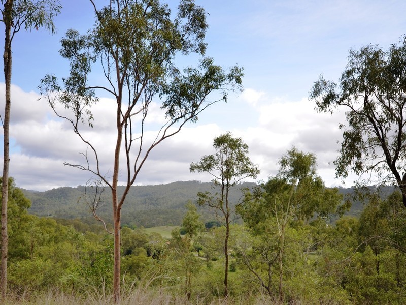 87 Walker Drive, Kooralbyn QLD 4285