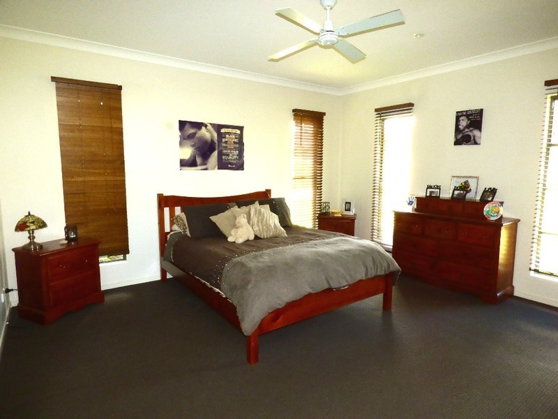 15 Paxton Court, Gleneagle QLD 4285