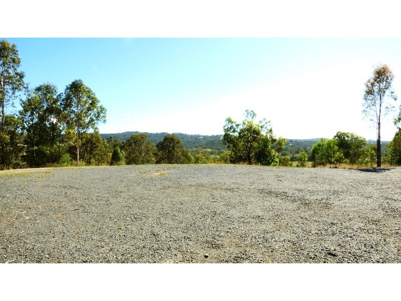 88 Walker Drive, Kooralbyn QLD 4285