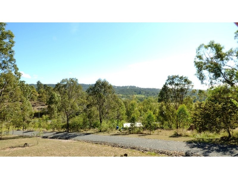 88 Walker Drive, Kooralbyn QLD 4285