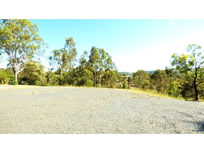 88 Walker Drive, Kooralbyn QLD 4285