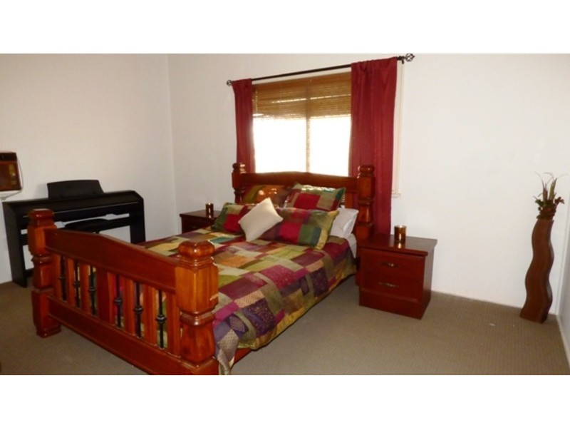 16 Hopkins Street, Beaudesert QLD 4285
