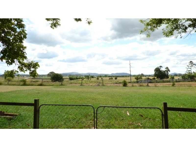 16 Hopkins Street, Beaudesert QLD 4285