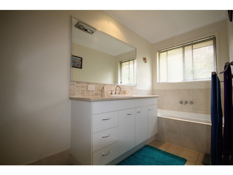 27 – 29 Carrigan Way, Gleneagle QLD 4285