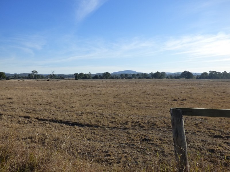 134 Hall Road, Woodhill QLD 4285