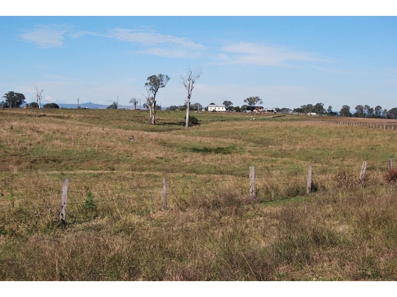 134 Hall Road, Woodhill QLD 4285