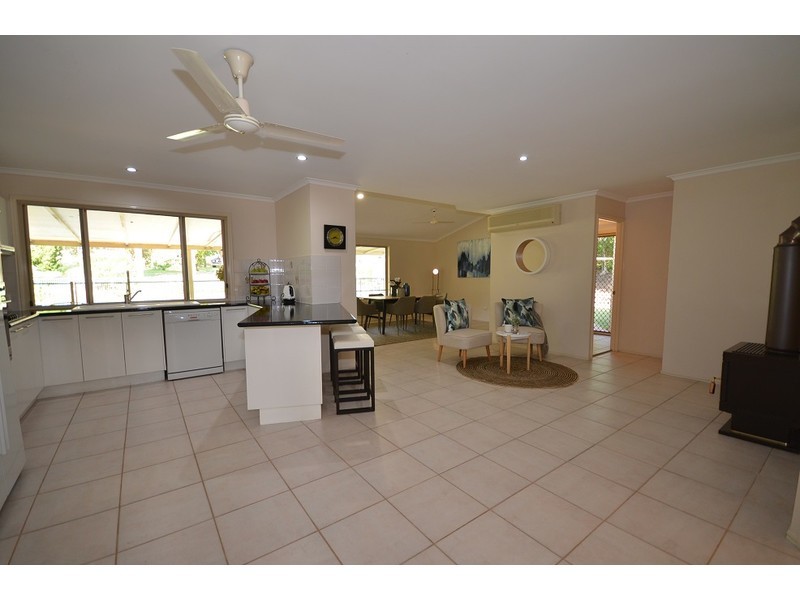 25 Walker Drive, Kooralbyn QLD 4285