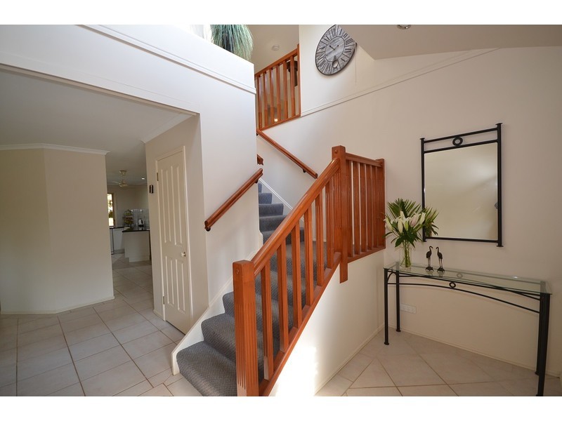 25 Walker Drive, Kooralbyn QLD 4285