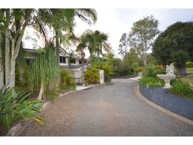 25 Walker Drive, Kooralbyn QLD 4285