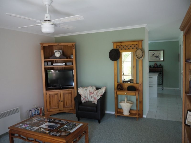 1 KATHLEEN CR, Beaudesert QLD 4285