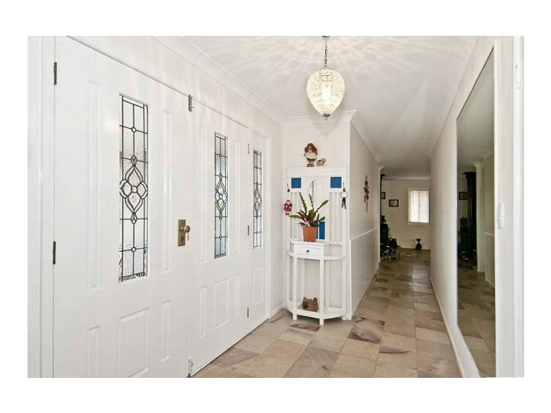 2 Farwell Close, Kooralbyn QLD 4285