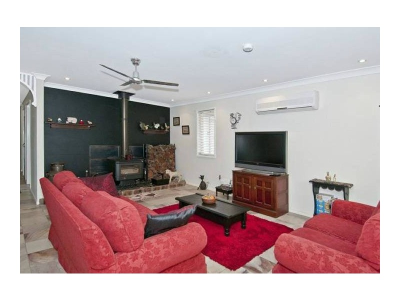 2 Farwell Close, Kooralbyn QLD 4285