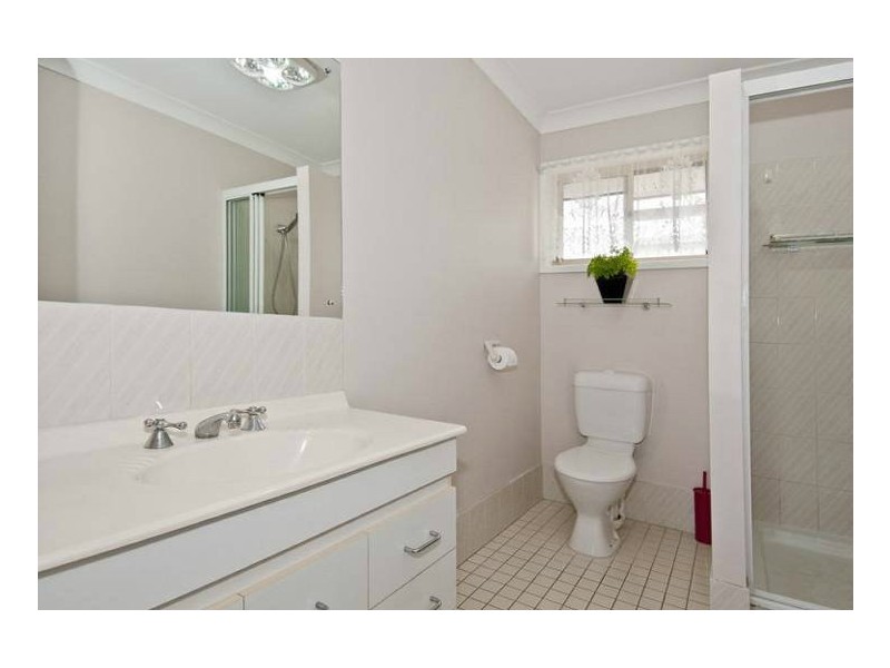 2 Farwell Close, Kooralbyn QLD 4285